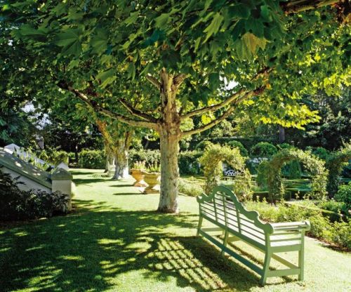 Fonte : AD DesignFile - Architectural Digest  - Traditional garden ,Graham Viney Cape Town , South A