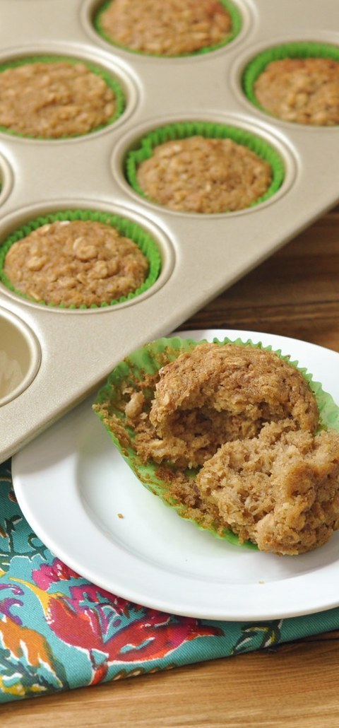 Applesauce Oat Muffins