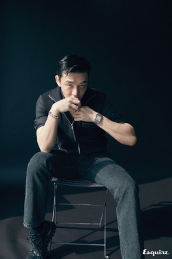 fyeahkoreanphotoshoots:    Yoo Ah In - Esquire Magazine May Issue ‘18  