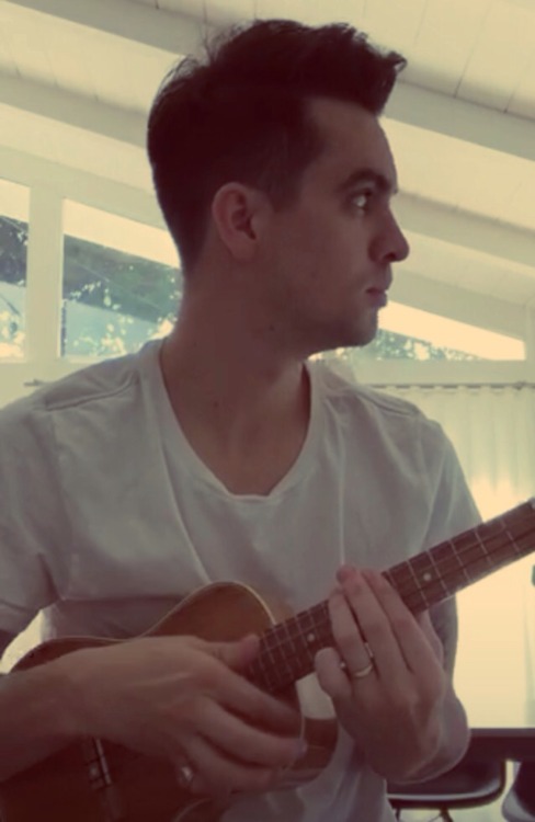 panicatthesocialgathering:why he gotta do this