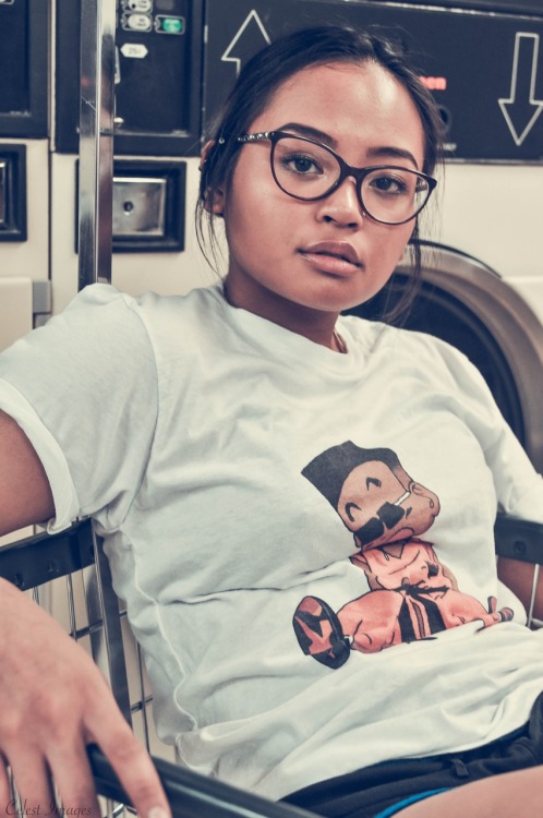 lionheartedsubstance: delamind:‘Wash Day’ Photographer IG: celestamemoir  Model: Cassie 