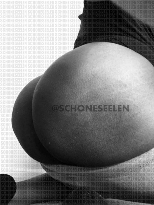 schoneseelen:  BOOTYMAIL (SUBMISSION): I WAS RELAXING, MINDING MY OWN BUSINESS WHEN MY PHONE STARTED VIBRATING LIKE CRAZY. PICKED IT UP AND OUT POPPED JAZZ’S BEAUTIFUL, THICK ASS.HE SAYS THIS WON’T BE HIS LAST APPEARANCE, WE’LL SEE IF HE CAN TOP