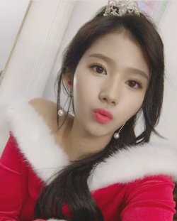 dailysana:  twicetagram: 얼마 안남았지만..❤︎