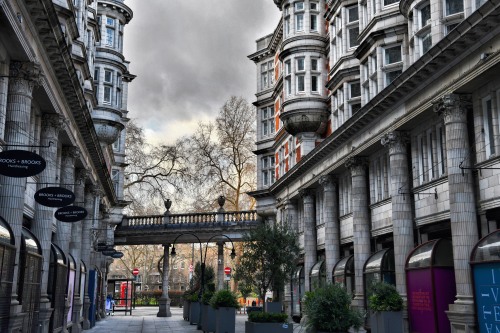 Sicilian Avenue in HolbornThat said, it is hard to imagine anything much less Sicilian than this ave