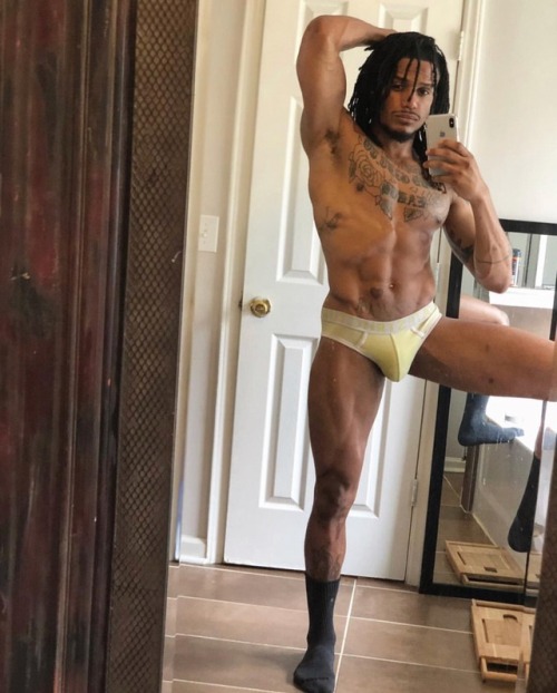 strongblackberries: Santonio Johnson  kingtonioclt1 : IG