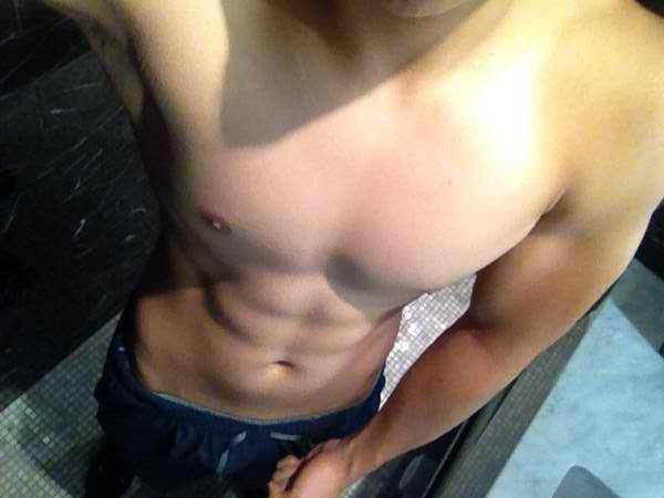 hotfilipinoboys:  Tommy Tiangcohttp://www.facebook.com/tommy.tiangcohttp://twitter.com/T0BIASMIGUELhttp://instagram.com/tobiastiangco