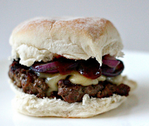 forevernomz: Chargrilled Burgers with Red Wine Barbecue Sauce by milkandhoney2012 on Flickr.
