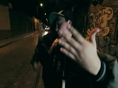 simpleedu:  Ideas florecen entre humo y risas con mi socio Drope..(8)(8)