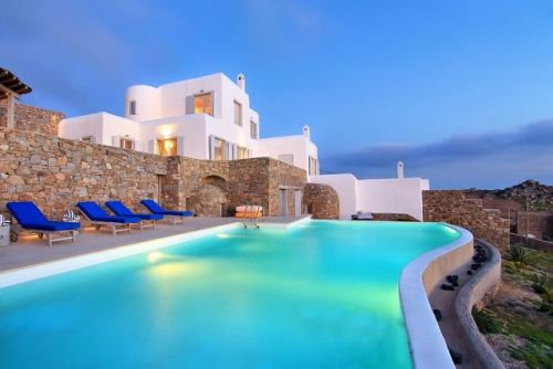 Mykonos’ Chic Villa Florentine Is Perfect for Soaking in That Laidback Greek Island LifeLocated in t