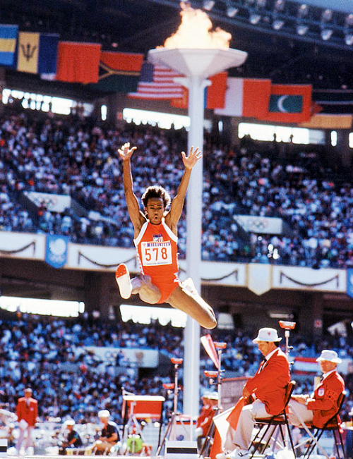vintagesportspictures:  Jackie Joyner-Kersee (1988)