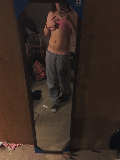 lilpull0ut: nice stomach day