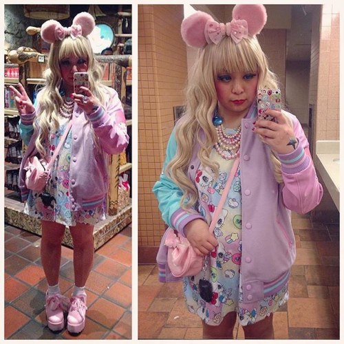 @aliendoll is one of the cutest girls ever!! Her #OOTD is pastel perfect! JapanLA x Little Twin Star