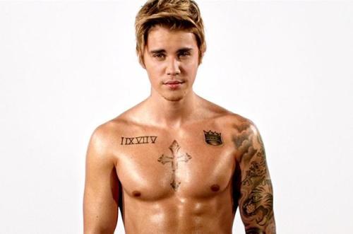 hotcelebs2000:  JUSTIN BIEBER