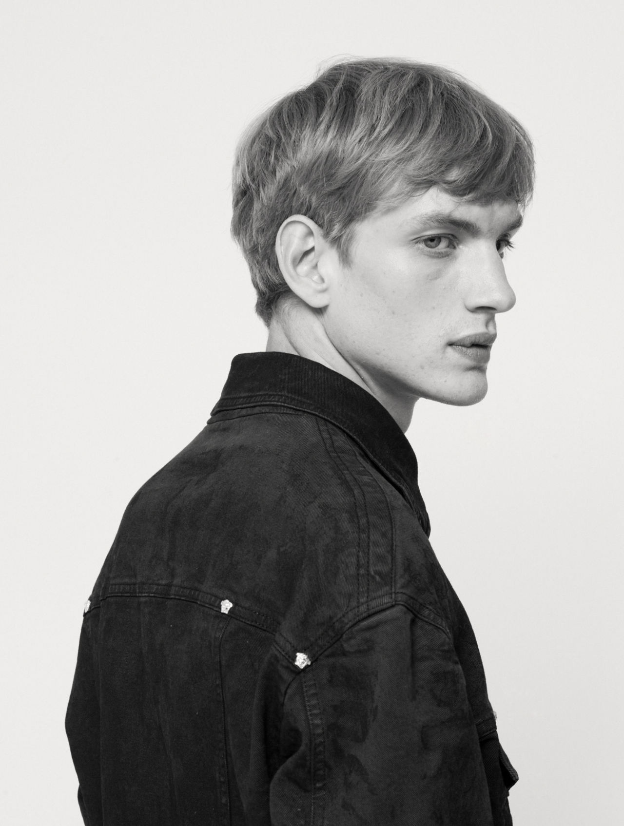 substanceandmateria:  Paul Boche by Luca Campri for forget them Magazine 