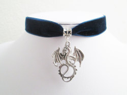 stylesbiju:  Gothic velvet ribbon dragon