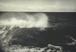 dame-de-pique:Ilse Bing - Waves, 1936  