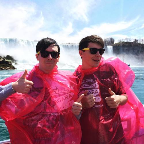 danisnotonfire:about to get incredibly moist with @amazingphil