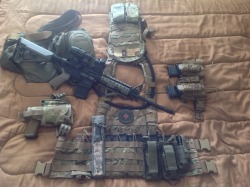 smoooth-operator:  recce5brav0:  The Loadout