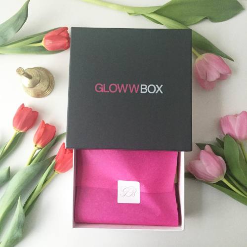 Today I&rsquo;m talking all about @glowwbox on the blog! A monthly box of handpicked beauty products