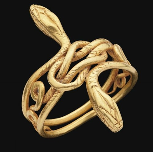 via-appia:Gold snake rings. Snakes were a common motif in jewelry during Roman times. They were asso