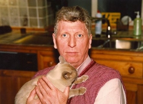 would-you-like-a-jelly-baby: caterville: Tom Baker with Cats Reasons why tom baker is a cutie