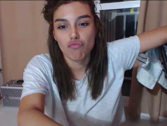 darkpotatoslayer:  Who. Is she. Shes so girl next door cute.