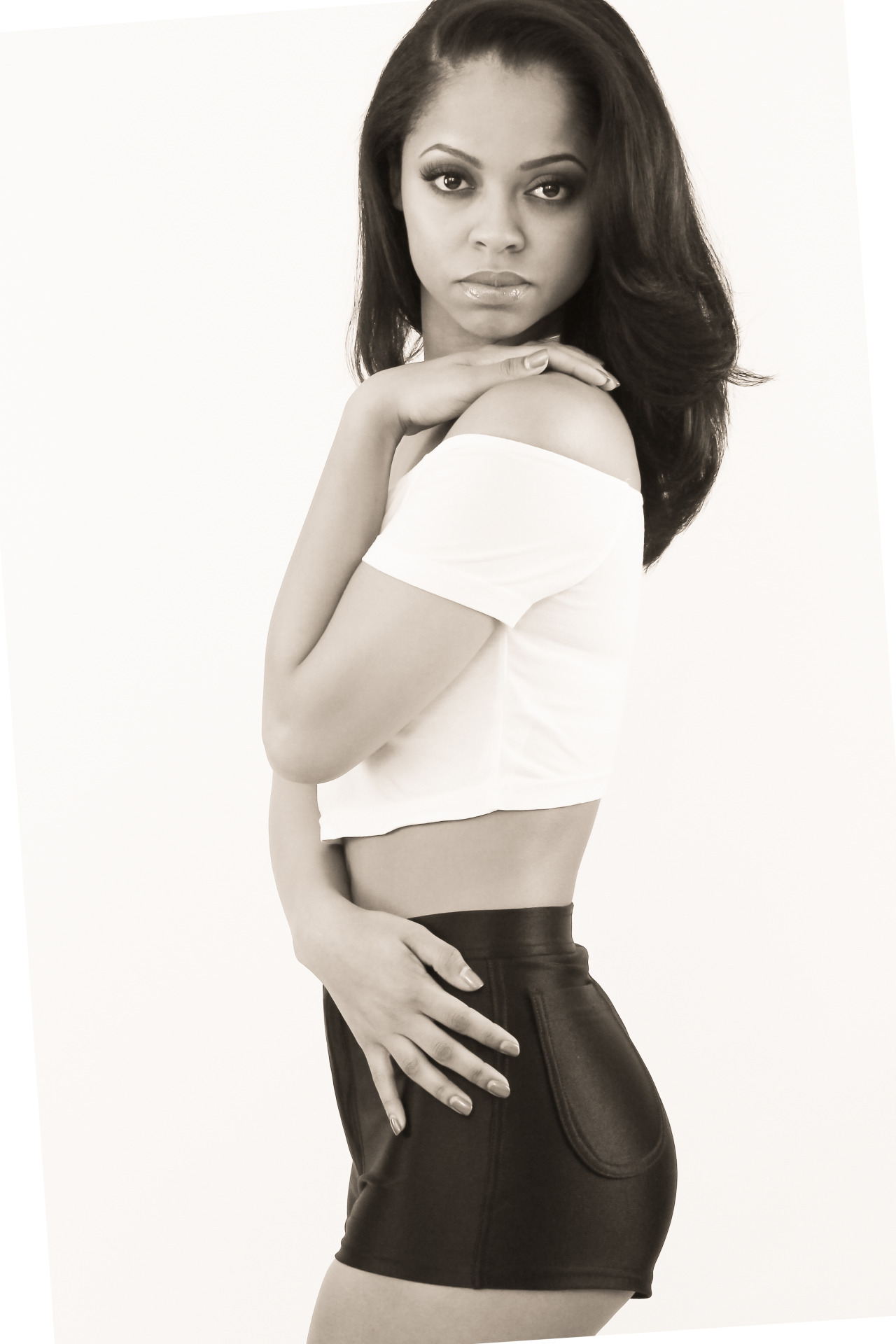 blackgirlsrpretty2:  http://honeydewenvy.tumblr.com/ 