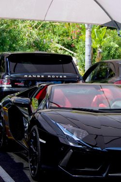 thevisualrepublic:  Amazing Aventador Roadster   Range Rover | Source | Rep. 