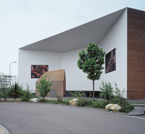 Herzog & De Meuron, Schaulager Museum and Art Storage, Basel, Switzerland, 2003 (via spiluttini)