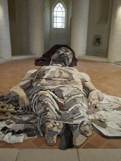 archiemcphee:  Let’s pay a visit to the Department of Awesome Anamorphic Artwork to explore more work by French artist Bernard Pras (previously featured here). Pras uses found objects of every imaginable sort to create awesome installations that appear
