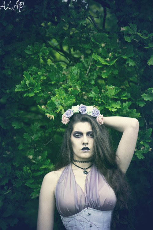 xandrianacorset: Tea Rose Photoshoot Part 3Photographer: Alexandra Leigh styling and photographyMode