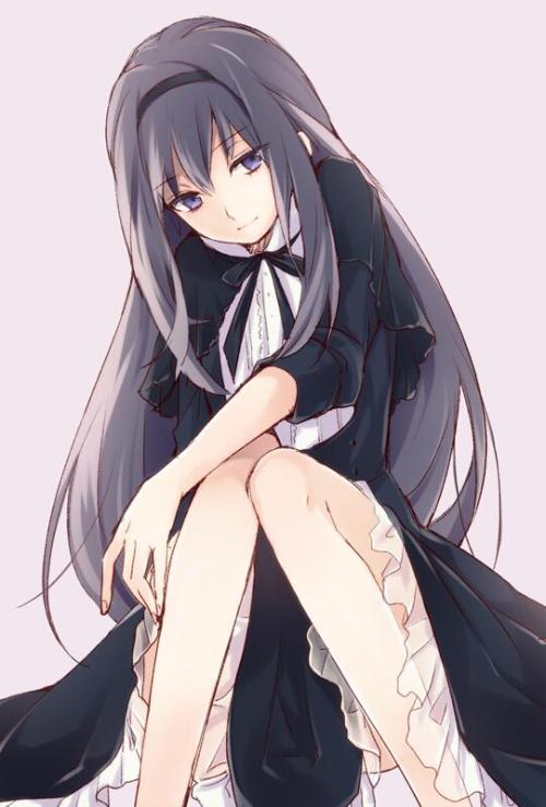 kuroyukihime-sacchan:  喪服ほむほむ  