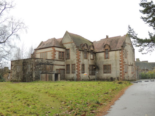 razairazerci:  Bangour Village Hospital — Nov 27, 2013 Due to it’s size, we weren’t able to get around the entire place, and will most likely have to go back to investigate more at a later date. Anyway, everywhere was boarded up and so we couldn’t