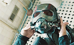 delasazores:  paquidermomulticolor:  namor:Ant-Man’s new trailer.  uy uy uy que