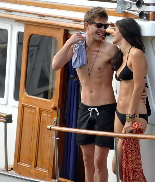 hotfamousmen:  Xavier Samuel