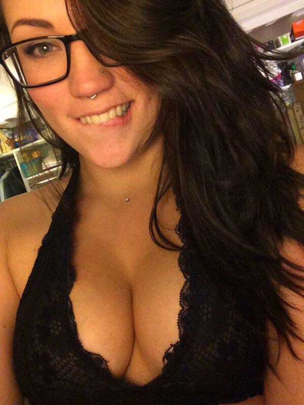 travelerofperfections:  Big, beautiful, bouncy, squishy boobs are my passion!