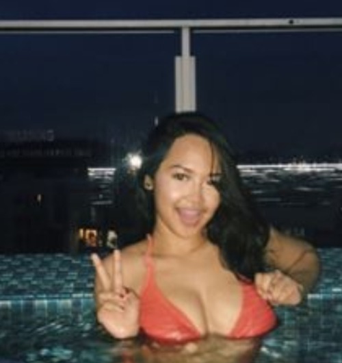 thesexlife-insg:Back for more. Turn me on everytime i think about our first encounter. She love stuf