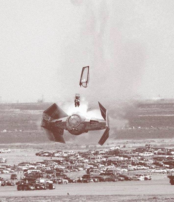oldschoolgarage:  Even the empire has mechanical problems