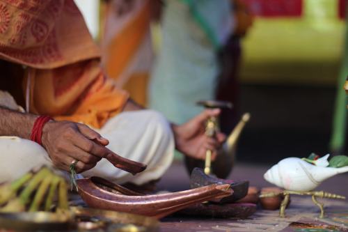 Preparations and invocations to the Goddess Durga during the proximity of the great Durga puja festi