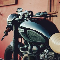 oilandbloodgarage:  I miss #blackbetty.  #oilandblood #triumph#bonneville