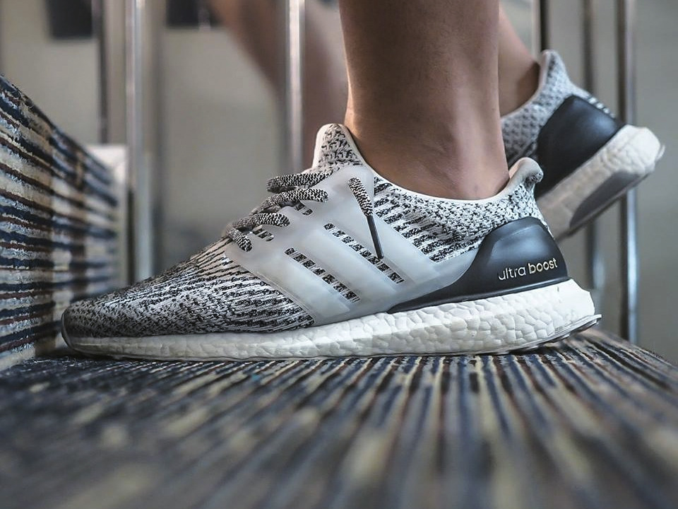 adidas ultra boost zebra