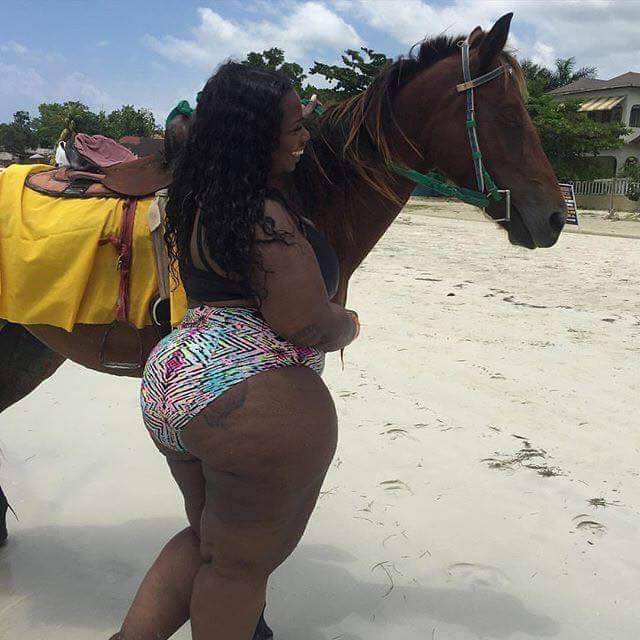 313bigbootyluver:  Post more of this one.. 