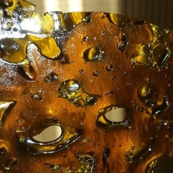 weedporndaily:  #SHATTER by kindlansing http://ift.tt/Tp3Pzo