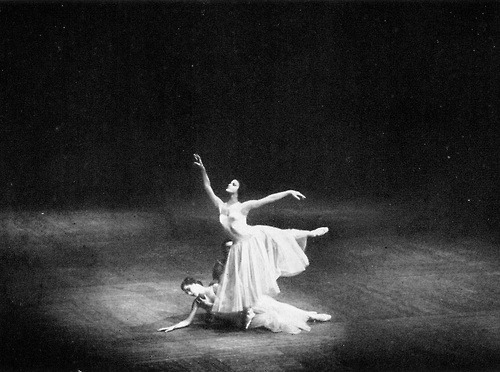 spectredelarose: Tanaquil Le Clercq and Maria Tallchief in Serenade at Covent Garden, 1950