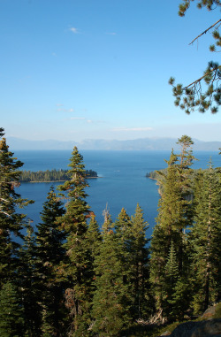 theencompassingworld:  about-usa:  Lake Tahoe - California - USA (by Dana Orlosky)    The World Around Us