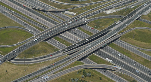 bobbycaputo:  Aerial Freeway Photos Give Engineers Their Due as Geometric Artists  For most of us, freeway interchanges are just something we use to get from one place to the next. For photographer Peter Andrew, they’re art. For several years, he’s