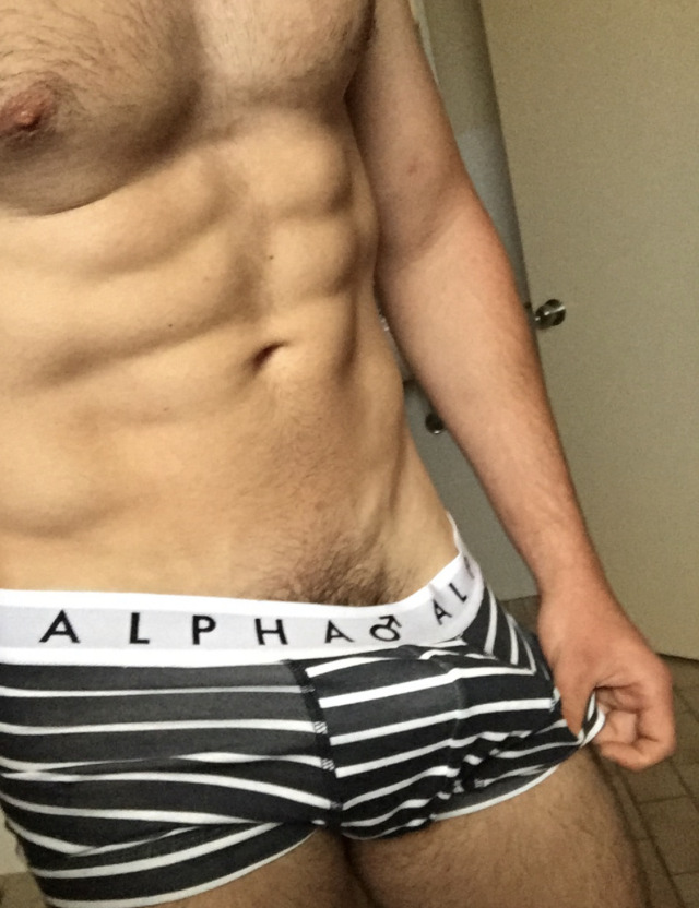 bondsjocks:Alpha male wearing his alphas