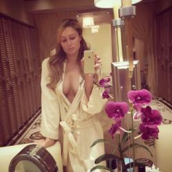 paris hilton #nsfw #girlswithiphones