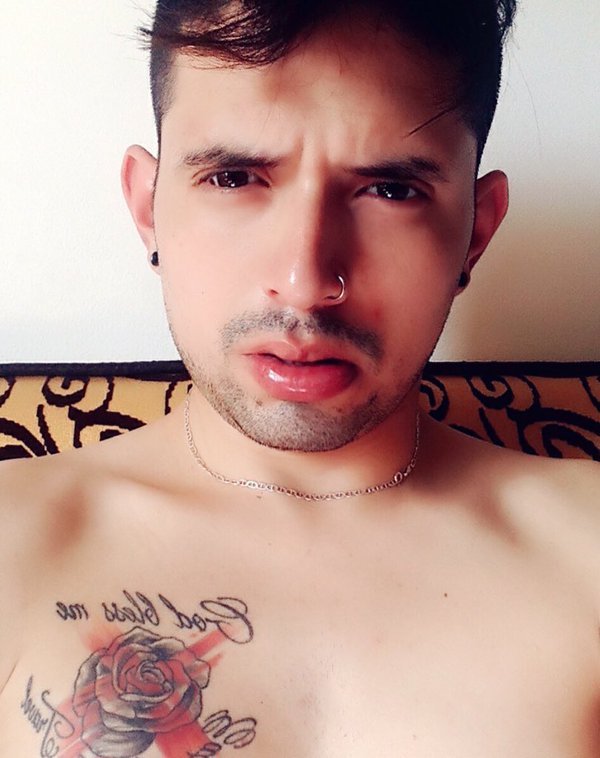 vergasmxblog:  jojutlagay:Guapo y ricura de verga. 😍😍😍