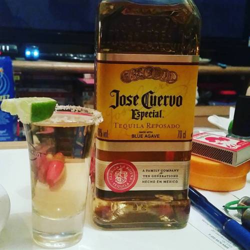 Let’s get this party started. #josecuervo #reposado #tequila #lime #seasalt #flaschengeist glass. #mourninghappydays 😭